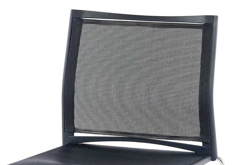 Der Netzstoff in der Rückenlehne ermöglicht eine gute Belüftung