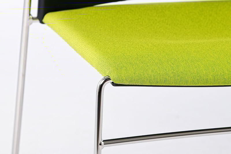 Der Polsterbezug besteht aus hochwertigem Objektstoff