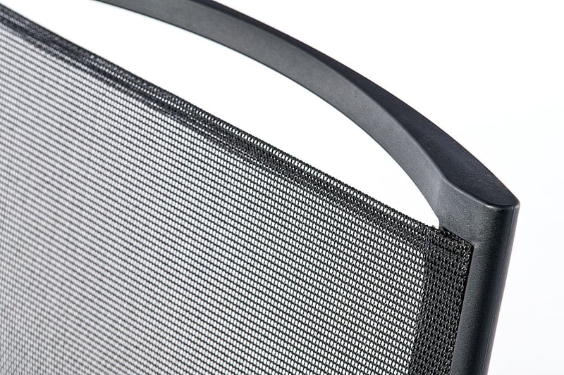 Das Netzgewebe bei dieser Rückenlehne bietet angenehmen Halt