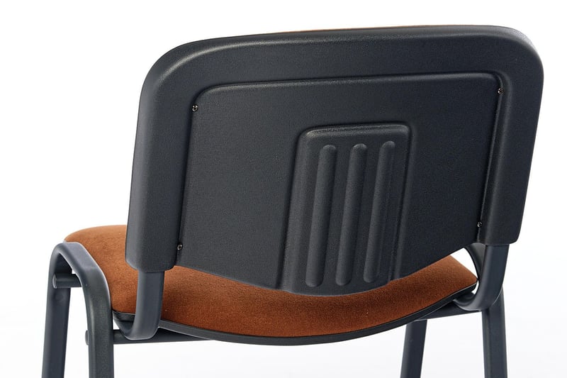 Die Kunststoffrückenlehne ist abwischbar