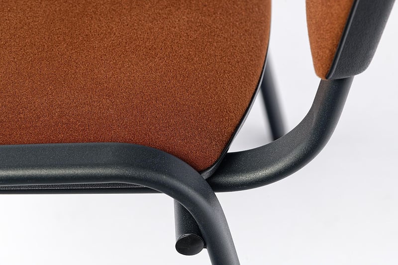 Gestell Polsterung und Kunststoff sind aufeinander abgestimmt