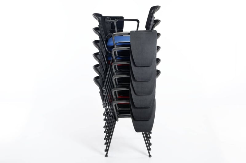 Auch zusammengestellt sind die Iso-Stühle ansprechend