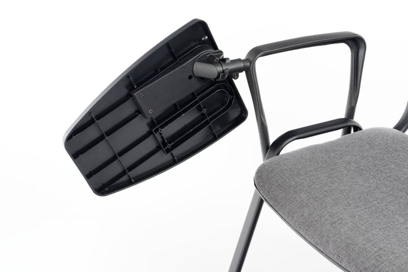 Bei Nichtbedarf lässt sich das Tablar einfach wegklappen