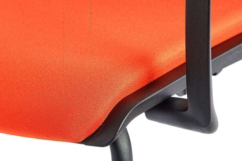 Das Polster sorgt auch im Kniebereich für komfortables Sitzen