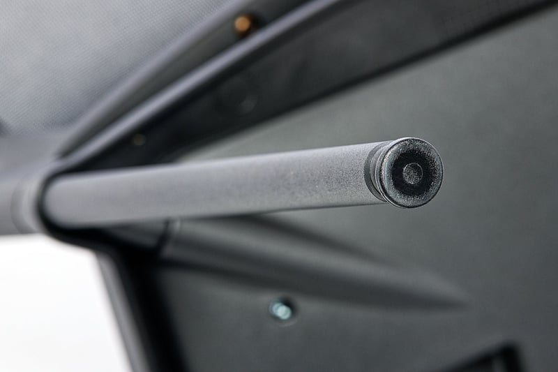 Die Kunststoffkappen vermeiden Kratzer auf den Böden