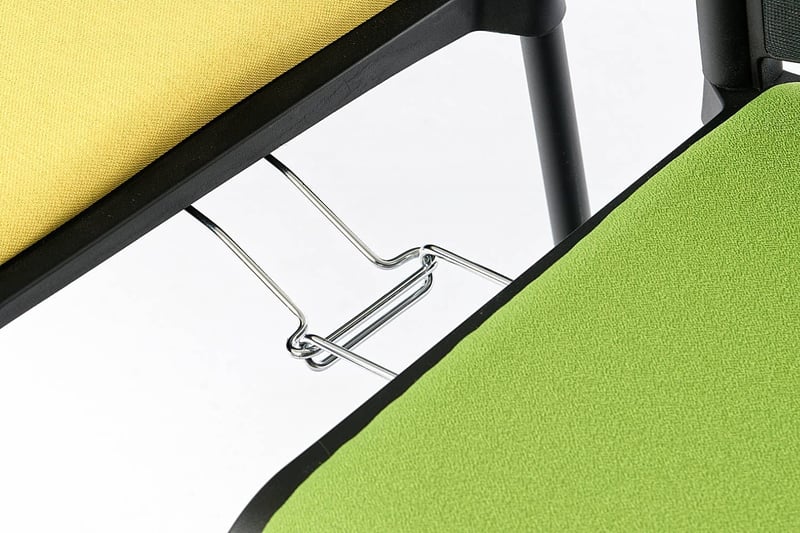 Die Armlehnenpolsterstühle London AL können optional miteinander verbunden werden