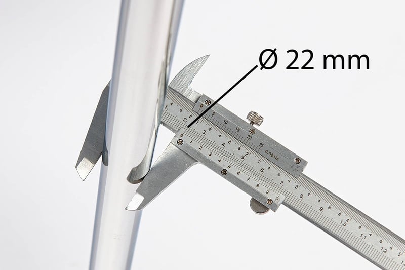 Unser Freischwinger London mit Armlehnen hat ein Gestelldurchmesser von 22 mm