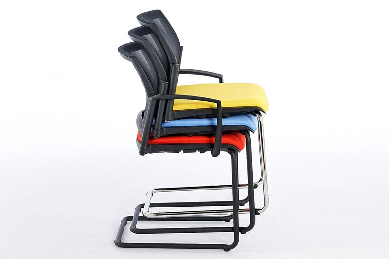 Beim Stapeln werden die Polster geschont