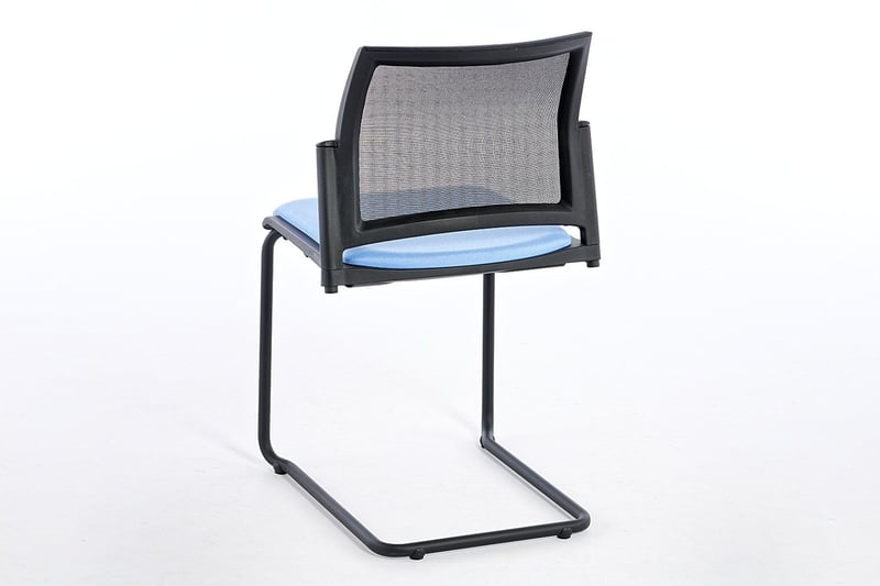 Das Stuhlgestell des Freischwingers fängt Bewegungen leicht auf