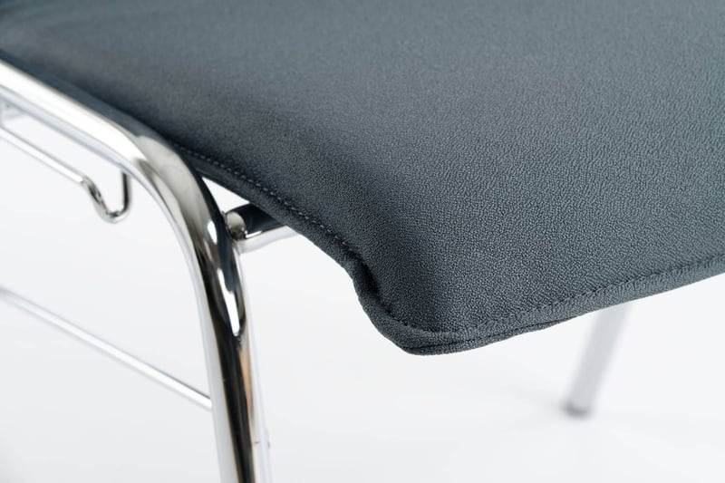 Perfektes Design von Gestell und Sitzschale