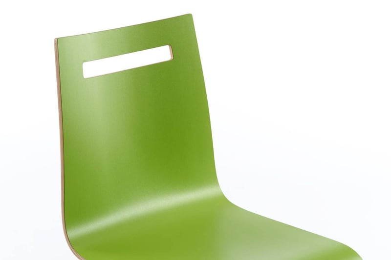 Unser Armlehnenstuhl mit breitem Griff in der Rückenlehne