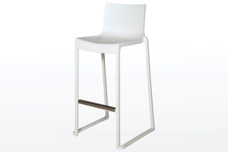 Unsere Barhocker Melbourne im klassischem Design mit Schutzleiste im Fußbereich