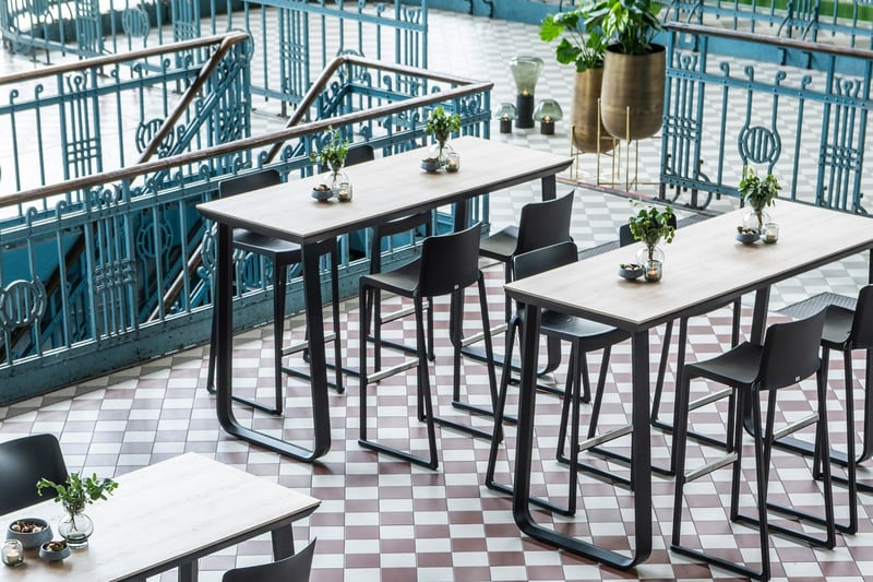 Die Stapelhocker sind individuell einsetzbar