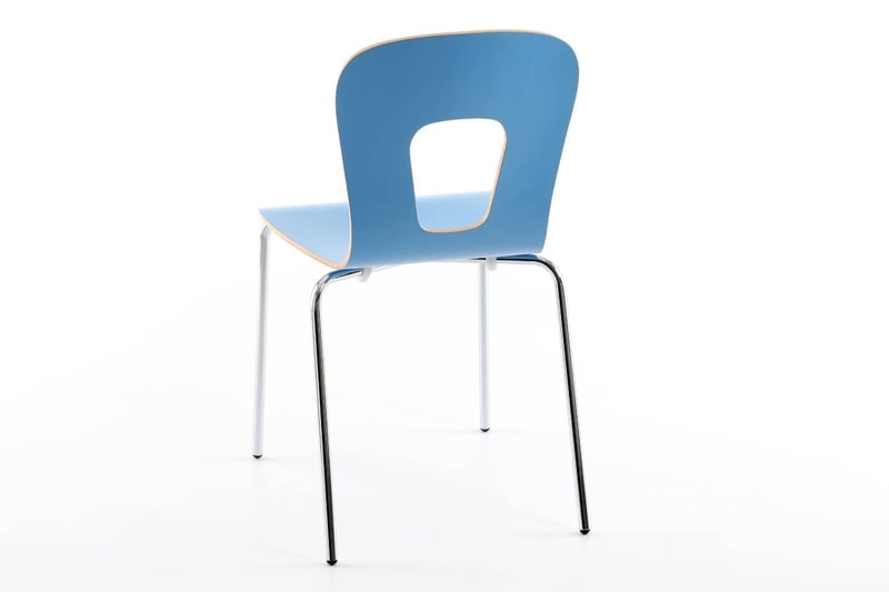 Die offene Rückenlehne sorgt für ein lockeres Design