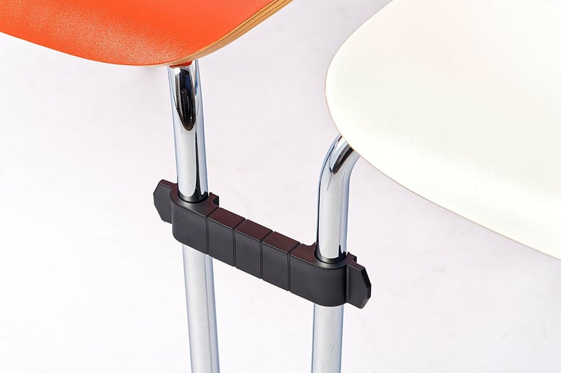 Für Großveranstaltungen sind Stuhlverbinder unerlässlich