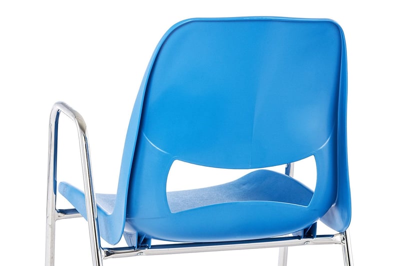 Der Sitzschalenstuhl ist robust und belastbar