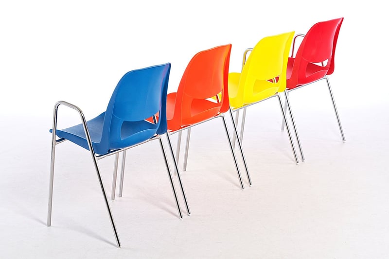 Vor allem die leuchtenden Farben der Sitzschale fallen auf