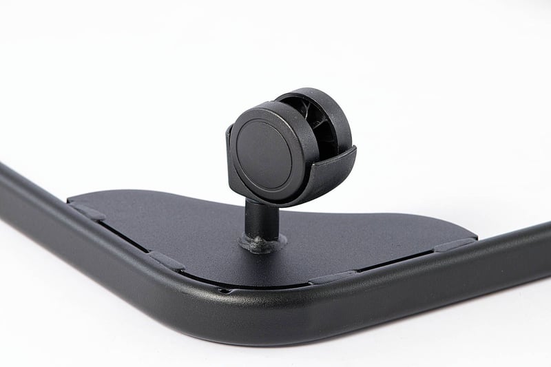 Der Transportwagen ist an allen Ecken mit drehbaren Rollen ausgestattet