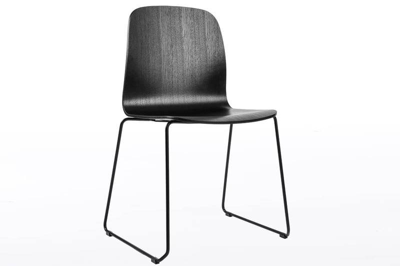 Unser Kufenstuhl Montana passt sich jede Räumlichkeit an