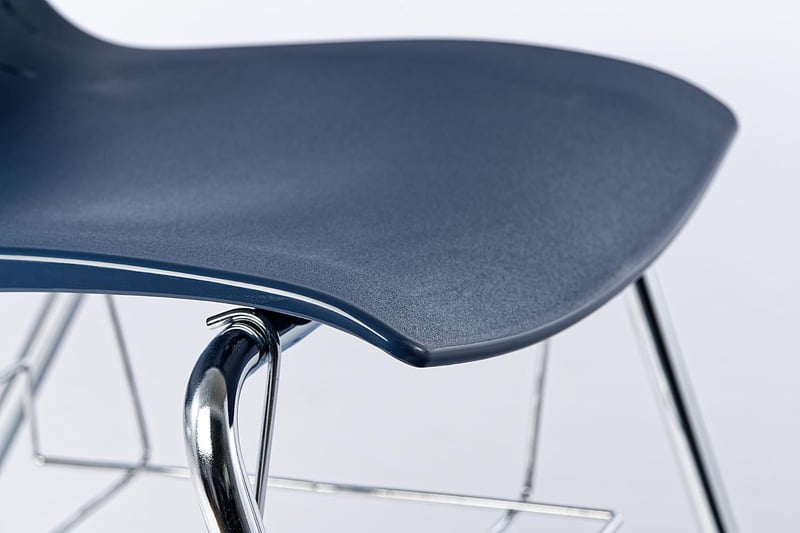 Die gebogene Sitzfläche ist sehr ergonomisch