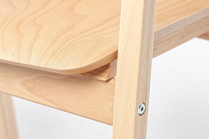 Die Vorderseite der Sitzfläche unserer Oslo AL ist leicht abgerundet