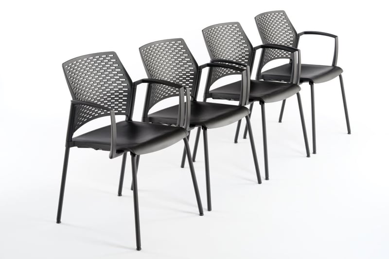 Der Stapelstuhl Paris AL ist trotzdem Armlehnen als Reihenstuhl verwendbar