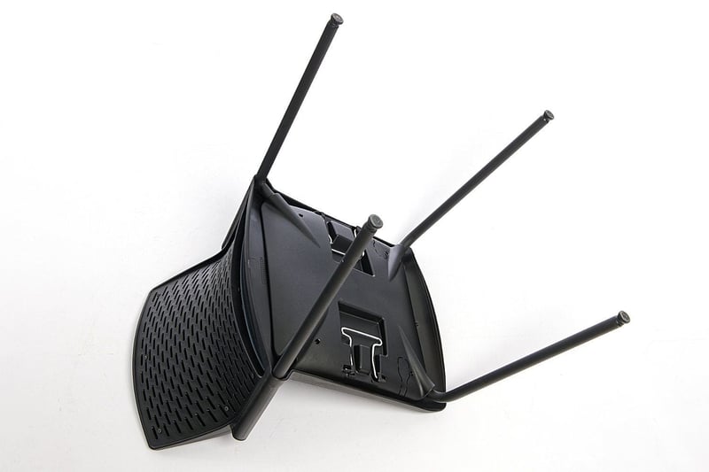 Optionale Stuhlverbinder lassen sich bei Nichtgebrauch einfach einklappen