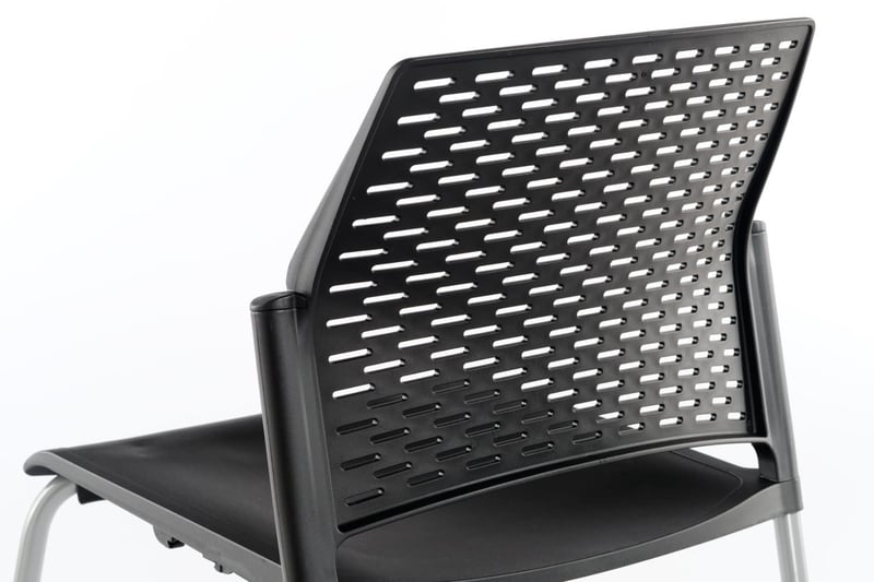 Die gebogene Rückenlehne ist besonders bequem