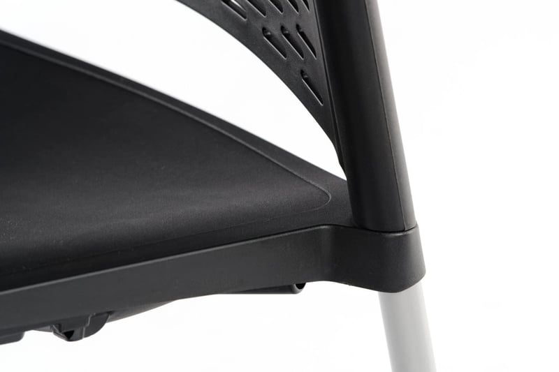 Passgenaue Verarbeitung von Gestell und Sitz und  Rückenlehne