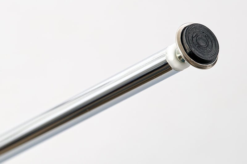 Die Farbe des Füßchen der Stühle ist der Gestellfarbe abgestimmt