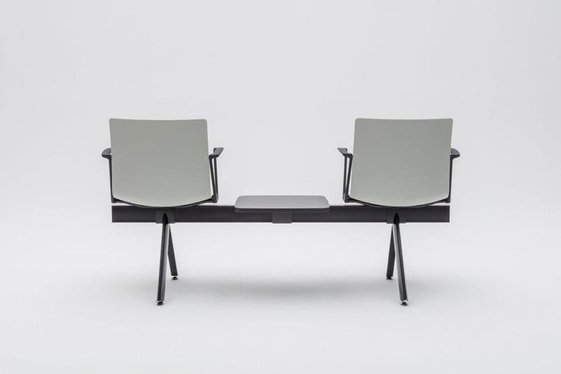 Die Traversenbänke können auch mittig in Räumen gestellt werden