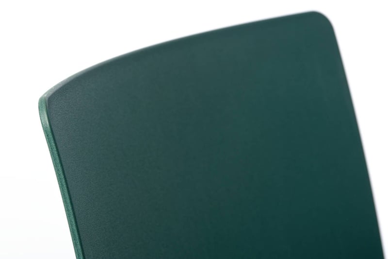 Die Rückenlehne ist ergonomisch geformt