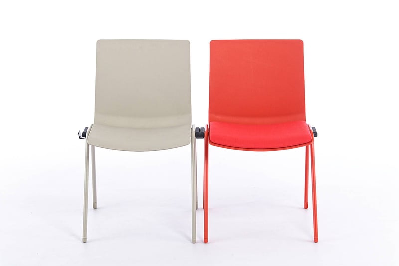 Mit dem optional auswählbaren Verbinder entstehen feste Stuhlreihen