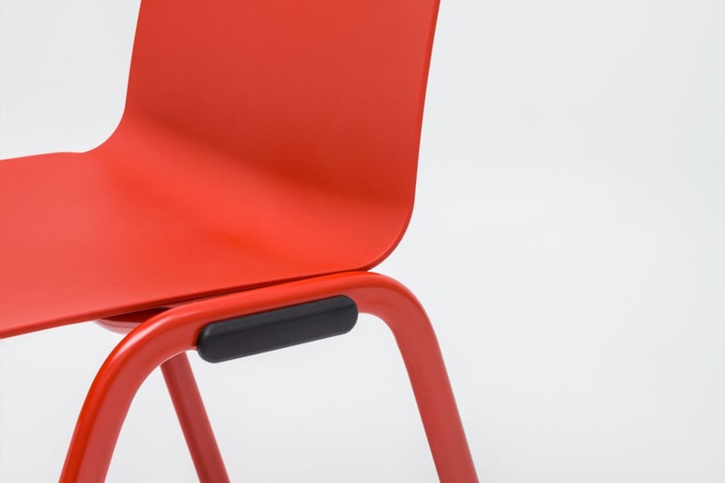 Optional können die Stühle mit Stuhlverbinder ausgestattet werden