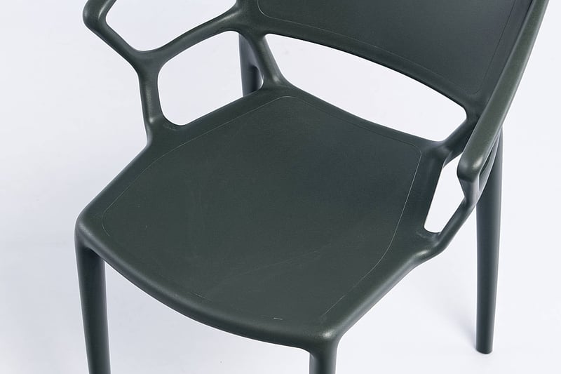 Um die Sitzfläche ergonomisch zu gestalten ist sie leicht geknickt