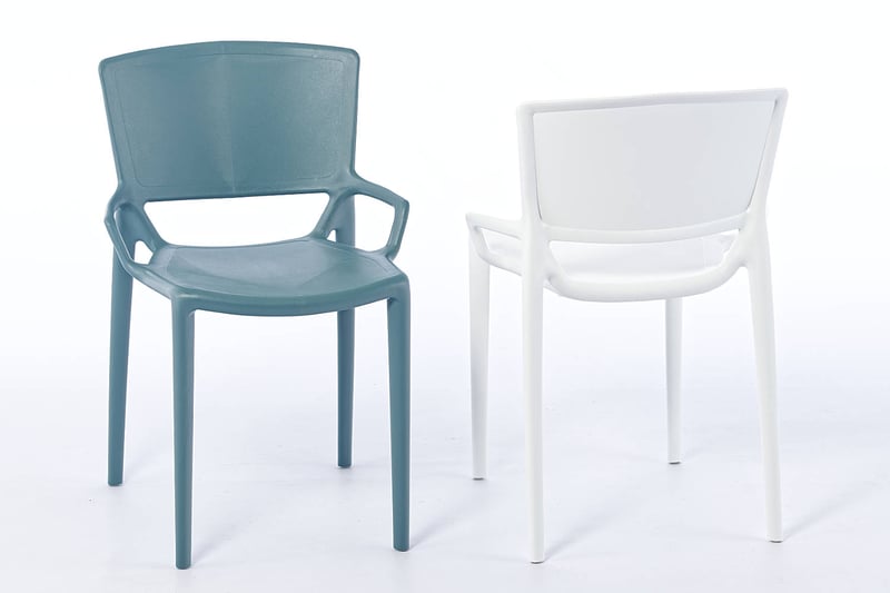 Der Kunststoffstuhl Riviera ist praktisch für alle Zwecke nützlich