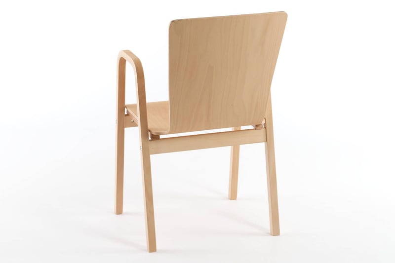Unsere Sydney Stühle mit Holzschale und Holzgestell