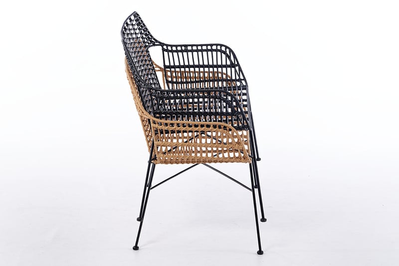 Die PE Rattanbänke können senkrecht gestapelt werden