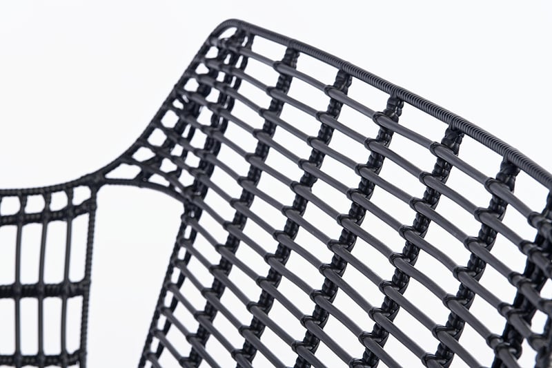 Die stabile Rückenlehne der PE Rattanbank