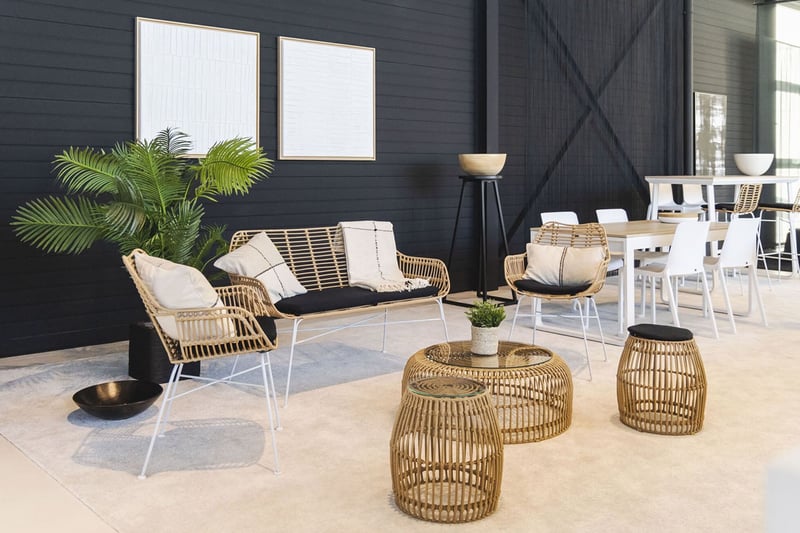 Viele Stellmöglichkeiten bieten die PE Rattanbänke