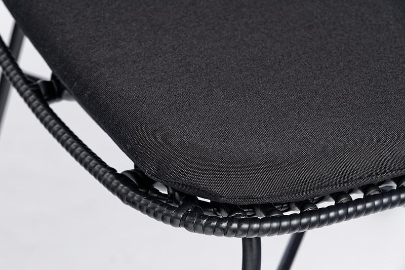 Die Sitzkissen passen sich der Sitzflächen an