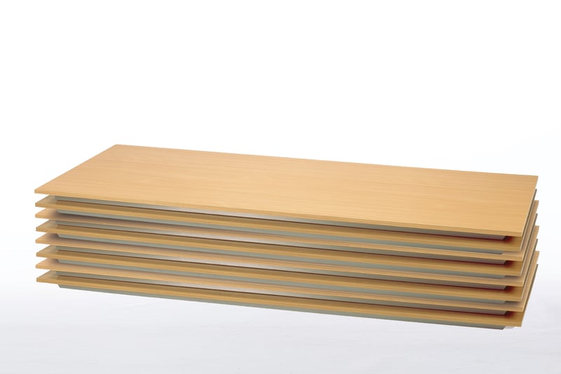 Platzsparend können die Klapptische Teneriffa gestapelt werden