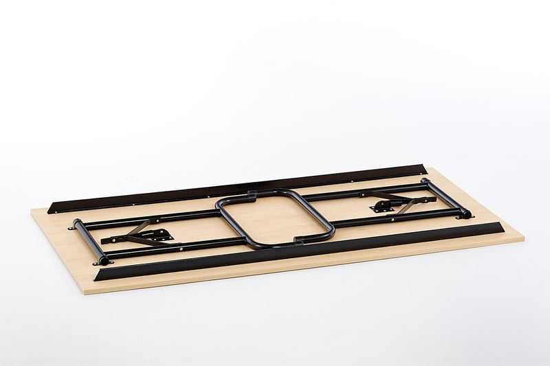 Schnell und einfach können die Klapptische Teneriffa aufgestellt werden