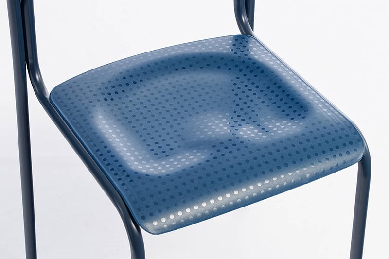 Für ein besseres Sitzgefühl ist die Sitzfläche leicht eingewölbt