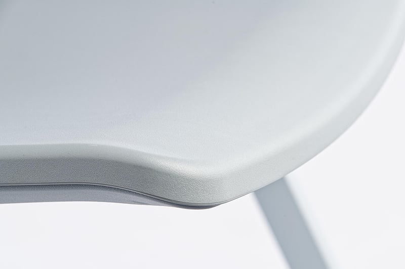 Die geknickte Sitzfläche ist sehr ergonomisch