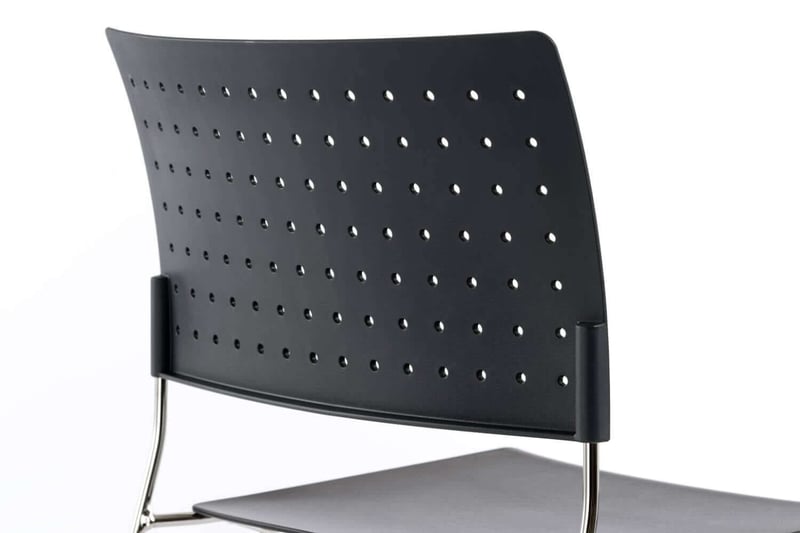 Die modern designte Rückenlehne sorgt für eine leichte Optik