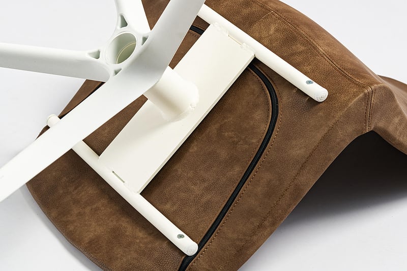 Das Drehgestell ist hochwertig verarbeitet