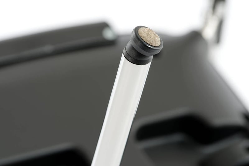 Für Holzböden können optional auch mot Filzgleiter ausgestattet werden