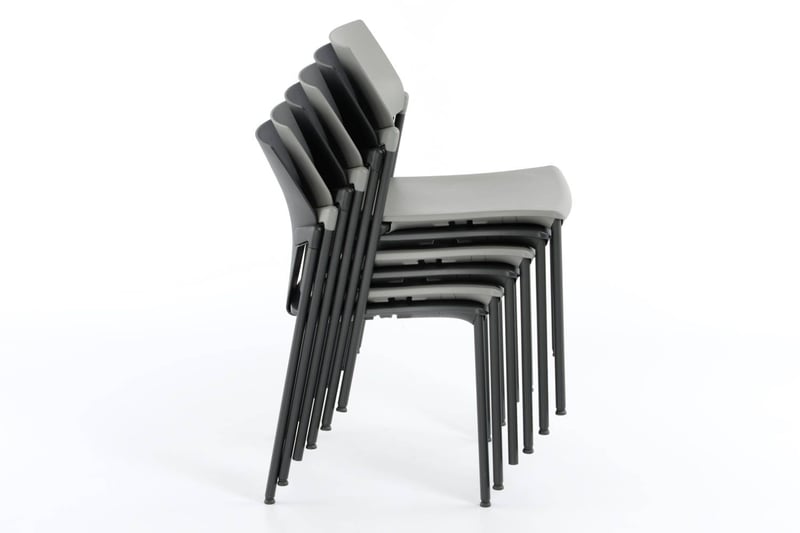 Unsere Vegas können platzsparend gestapelt und auf kleinstem Raum gelagert werden