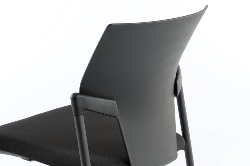 Die Rückenlehne des Begasz SP ist ergonomisch geformt und unterstützt besonders den unteren Rücken